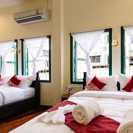 Srisomboon Hostel Trang Eksteriør billede