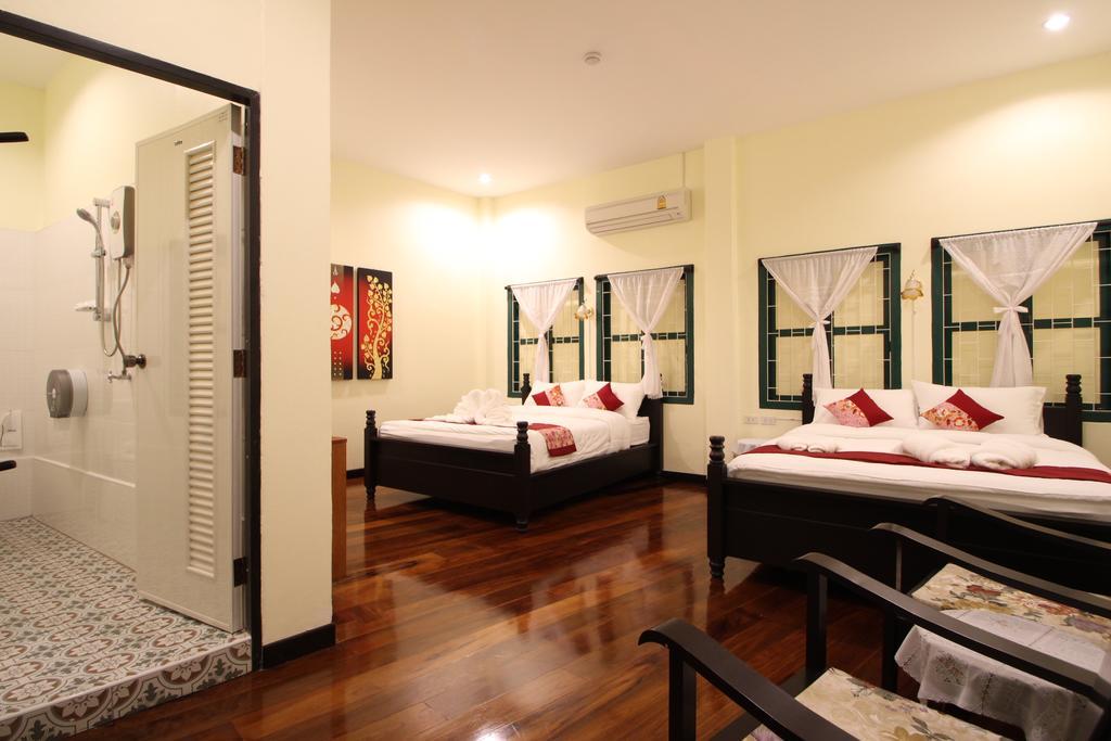 Srisomboon Hostel Trang Eksteriør billede