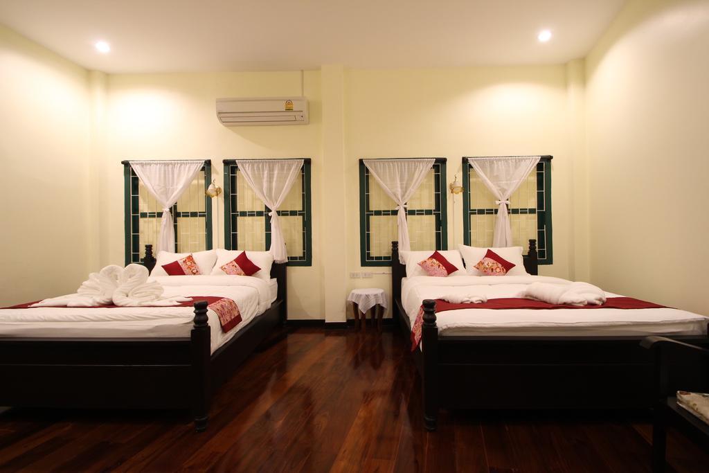 Srisomboon Hostel Trang Eksteriør billede