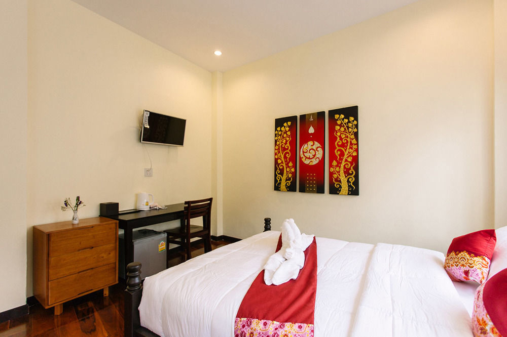 Srisomboon Hostel Trang Eksteriør billede