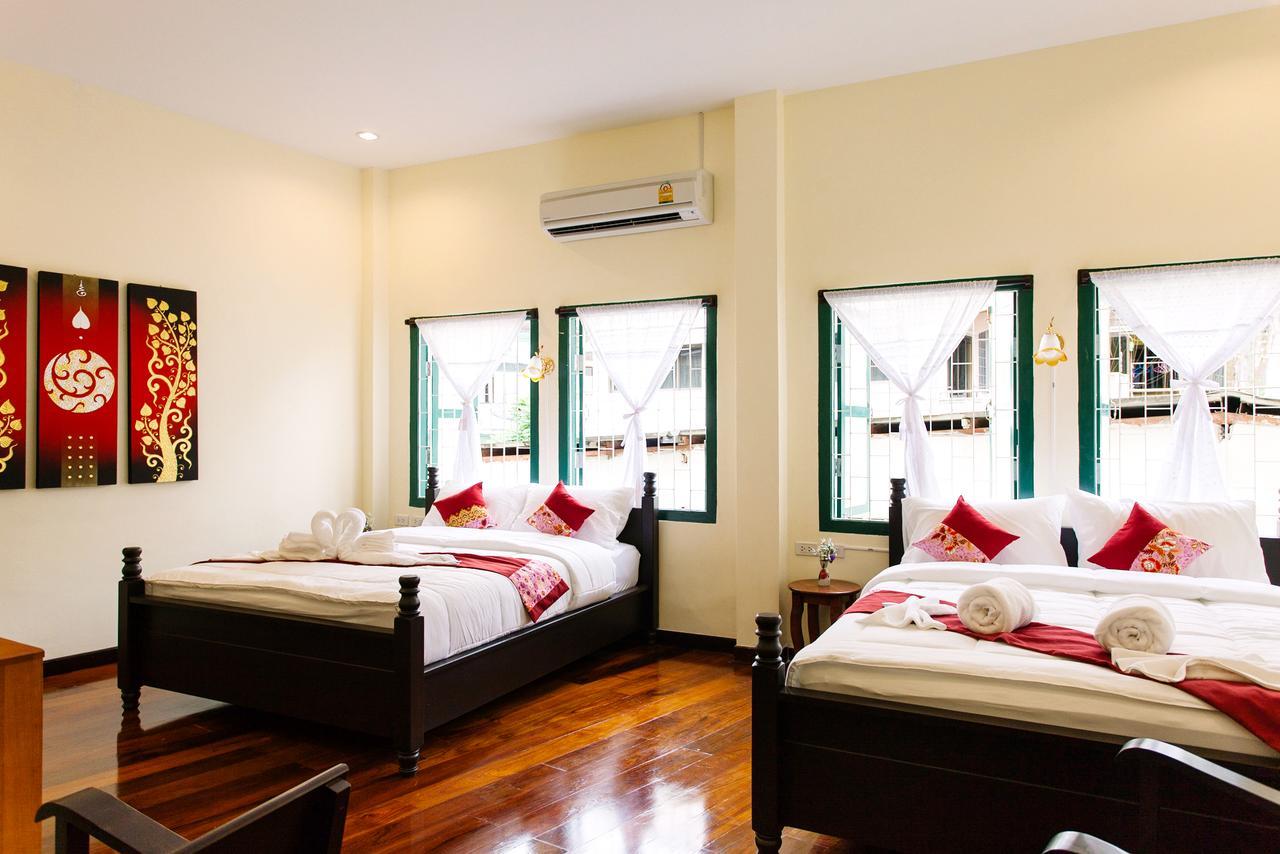 Srisomboon Hostel Trang Eksteriør billede